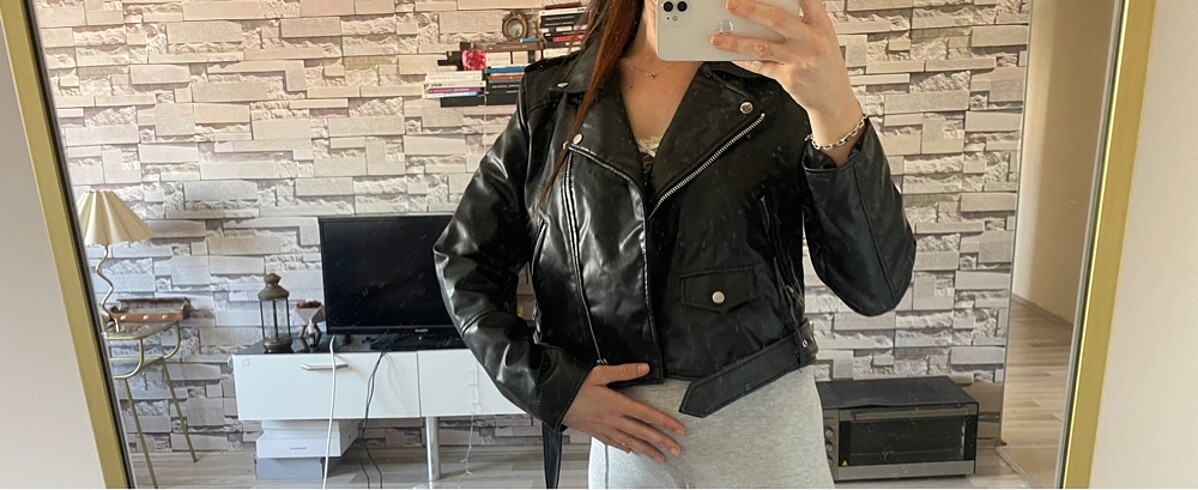 Xl fakat kalıbı kucuk oldugu ıcın xs ve s bedene daha iyi oluyor