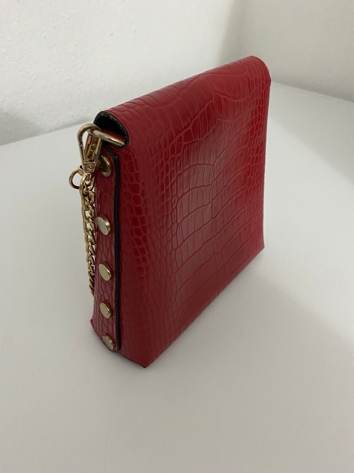 Kırmızı Deri Yılan Desenli Zincir Detaylı Çanta - Görsel 4