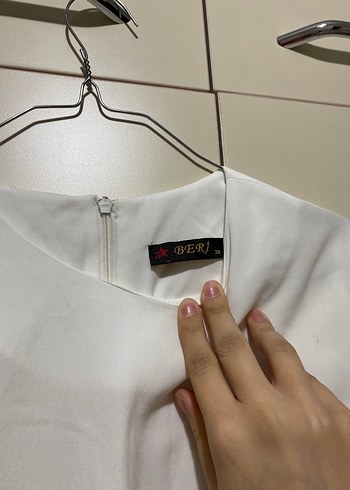 Kadın Beyaz Uzun Kollu Fırfırlı Bluz - Görsel 3