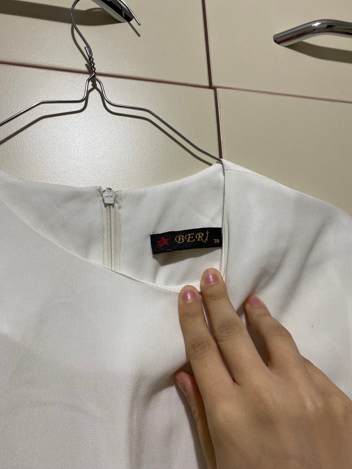 Kadın Beyaz Uzun Kollu Fırfırlı Bluz - Görsel 3