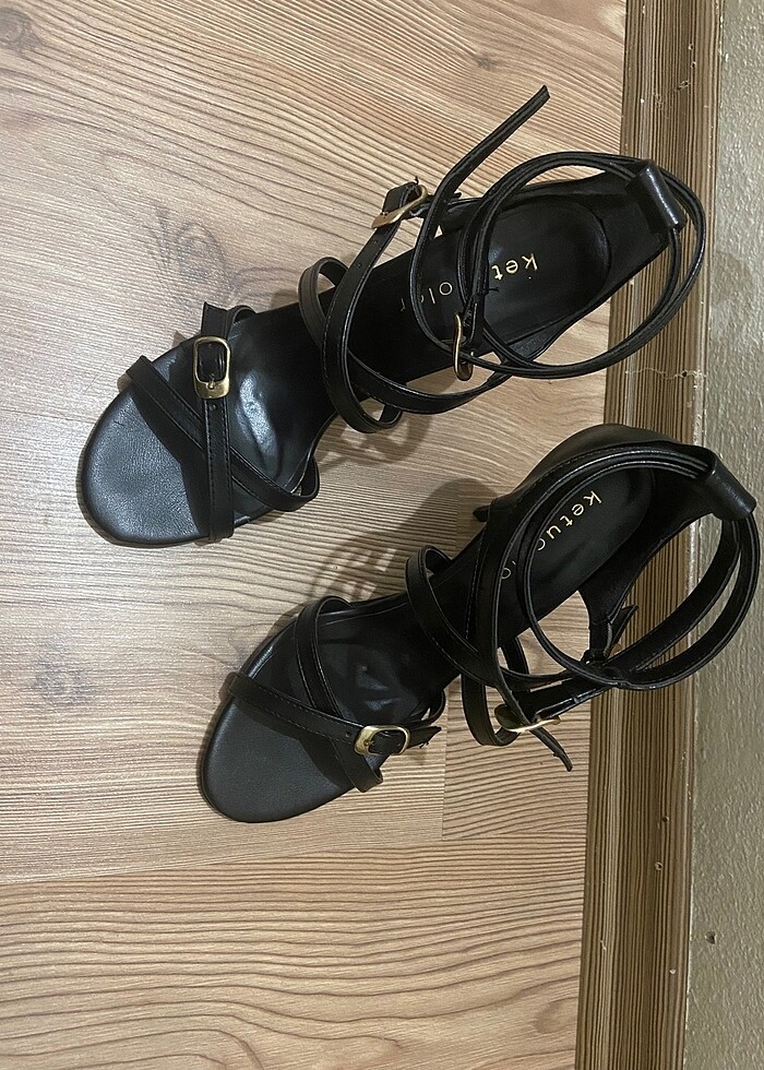 Bantlı şık topuklu ayakkabı - Görsel 5