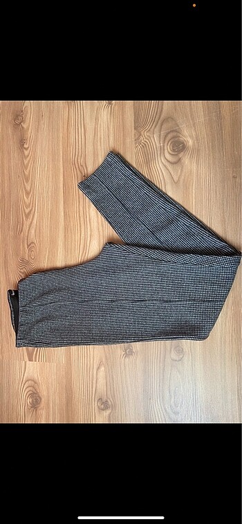 Kadın Pantolonlar Her Biri 200 Tl - Görsel 2