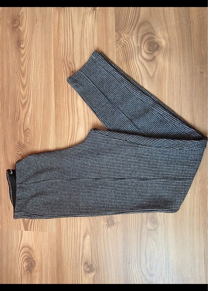 Kadın Pantolonlar Her Biri 200 Tl - Görsel 2