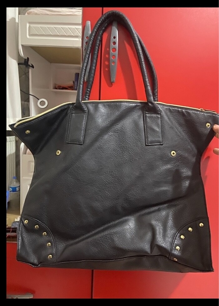 Siyah çanta - Görsel 2