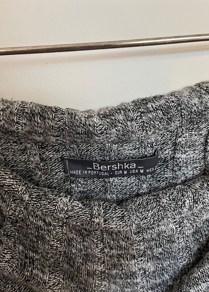 Bershka Omzu Açık Triko - Görsel 2