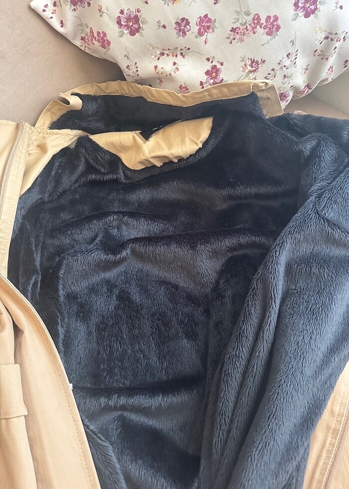 Trenckot - Görsel 3