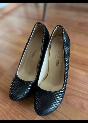 Siyah Yılan Desenli topuklu ayakkabı - Görsel 2