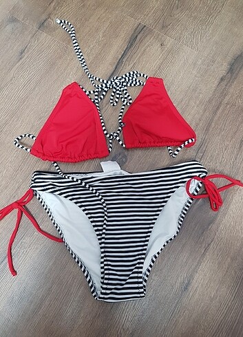 Çizgili Bikini