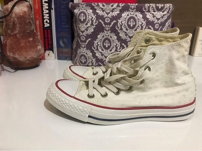 37 Beden beyaz Renk Converse 37 numara ayakkabı