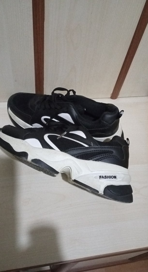 Siyah Bağcıklı Kadın Spor Ayakkabı - Görsel 3