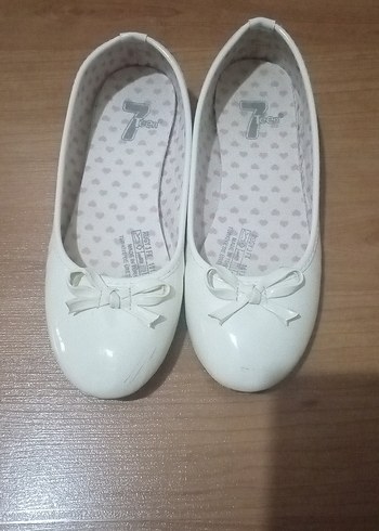 Beyaz Fiyonk Detaylı Kız Babet - Görsel 2