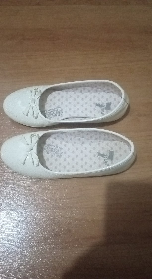 Beyaz Fiyonk Detaylı Kız Babet - Görsel 4