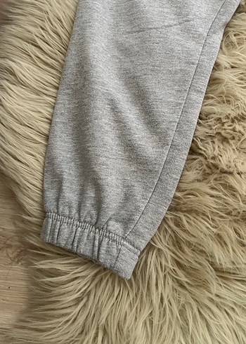 m Beden Pull&Bear markaGri Rahat Kesim Kadın Eşofman Altı