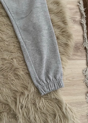 Pull and Bear Pull&Bear markaGri Rahat Kesim Kadın Eşofman Altı