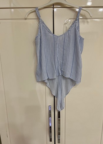 H&M H&M marka V Yaka Düğmeli Kolsuz Mini Bluz