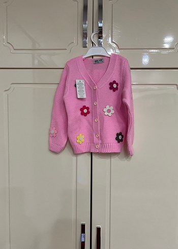 Çiçek Nakışlı Pembe Kız Hırka