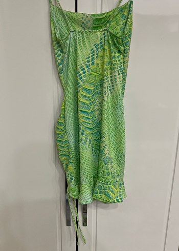 Bershka marka Yeşil Yılan Desenli Drapeli Midi Elbise - Görsel 5