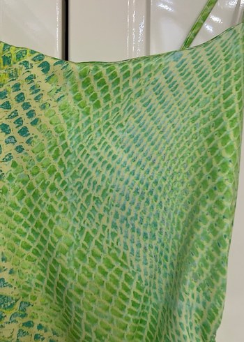 Bershka marka Yeşil Yılan Desenli Drapeli Midi Elbise - Görsel 3