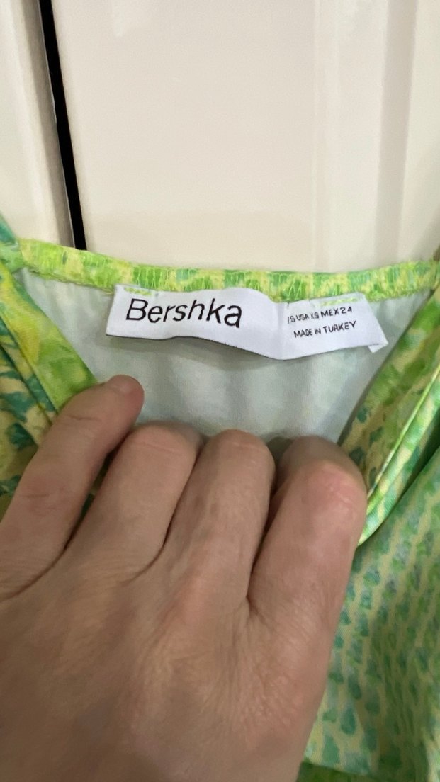 Bershka marka Yeşil Yılan Desenli Drapeli Midi Elbise - Görsel 4