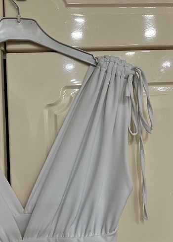 V Yaka Beyaz Mini Drapeli Elbise - Görsel 3