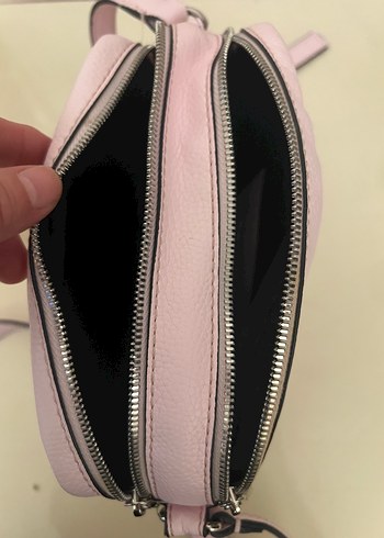 Beden pembe Renk Orjinal calvin klein markaPembe Deri Kemerli Kadın Çapraz Çanta