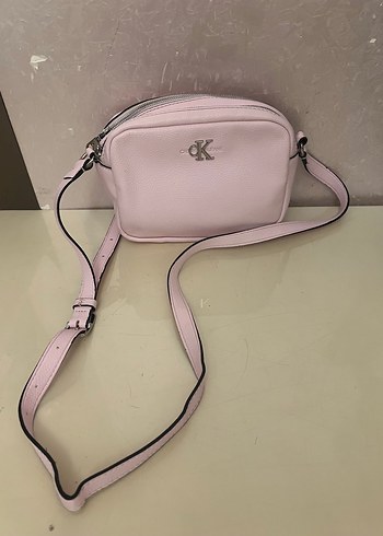 Orjinal calvin klein markaPembe Deri Kemerli Kadın Çapraz Çanta