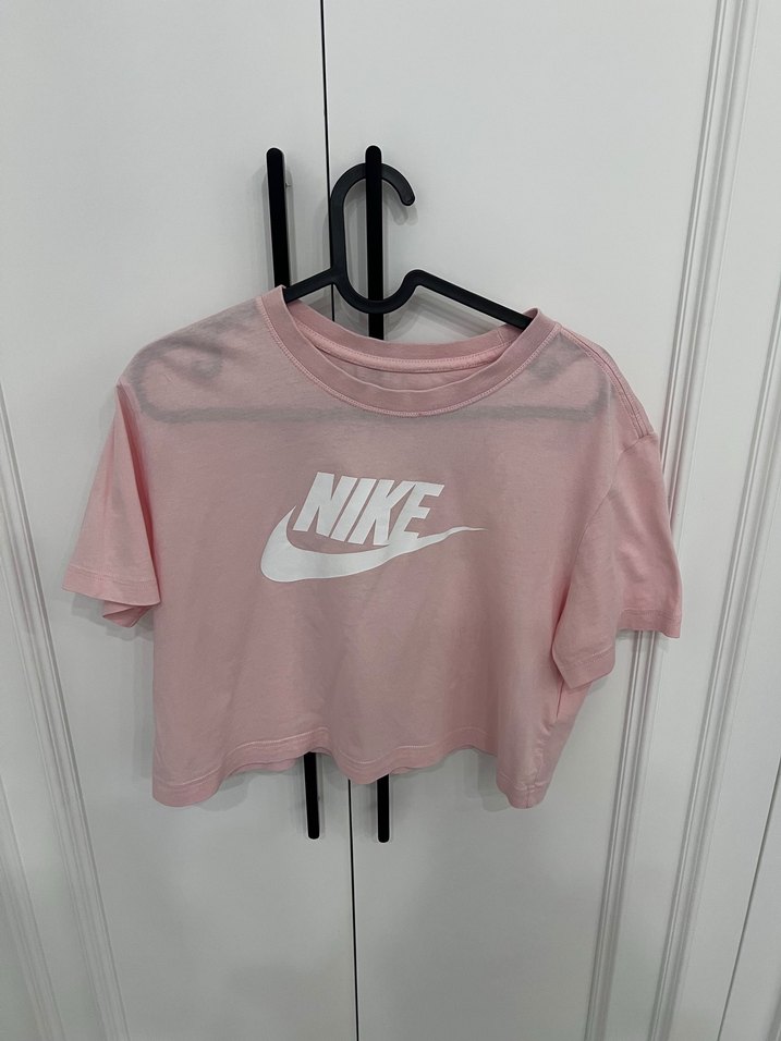 Orijinal Nike Pembe Crop Tişört — görsel 2/7