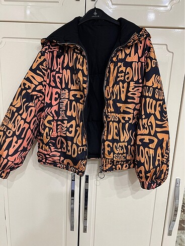 Bershka marka mont