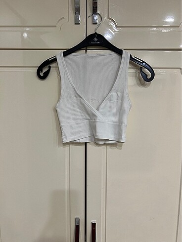 Bershka marka crop bluz