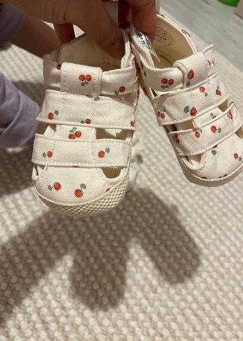 Kız Bebek Beyaz Nakışlı İlk Adım Ayakkabısı - Görsel 2