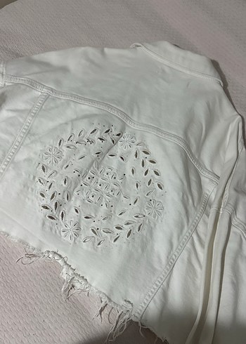 Beyaz Düğmeli Kadın Denim Ceket - Görsel 2