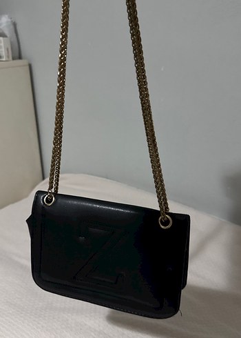 Zara Zincir Detaylı Siyah Deri Çanta - Görsel 2