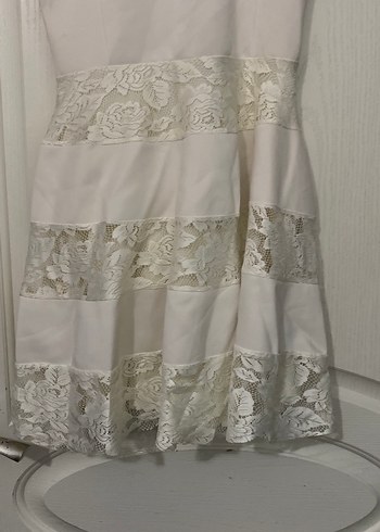 Dantel Detaylı Beyaz Mini elbise - Görsel 2