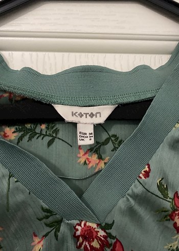 Bohem V Yaka Düğmeli Desenli Bluz - Görsel 3