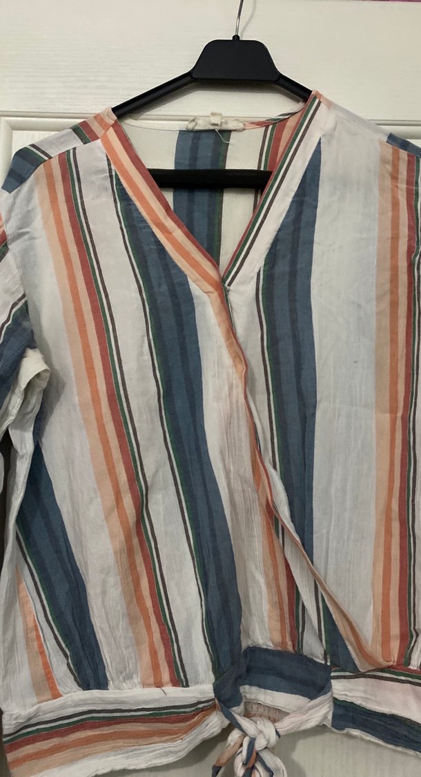 Kadın V Yaka Uzun Kollu Çizgili Gömlek - Görsel 2