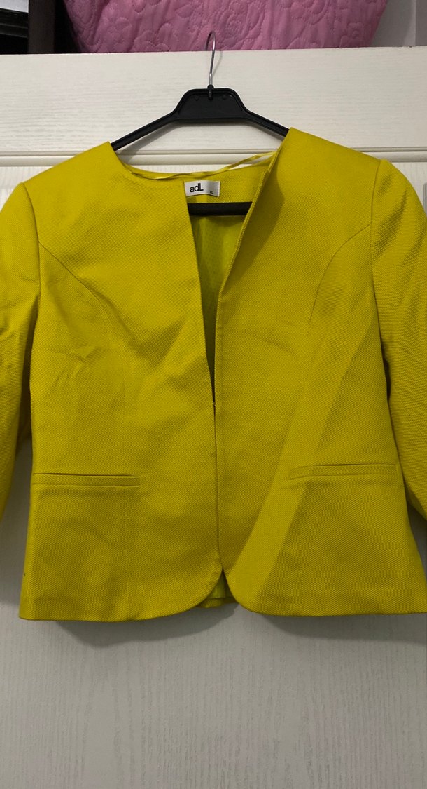 Sarı Mini Kadın Ceket Düğmeli takım - Görsel 2