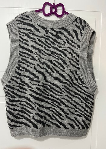 Koton Gri Zebra Desenli V Yaka Örgü Süveter