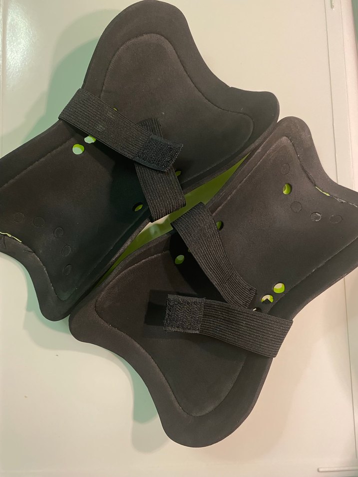 2 adet futbol tekmelikler Renkli Biker Spor Dizlikler - Görsel 3