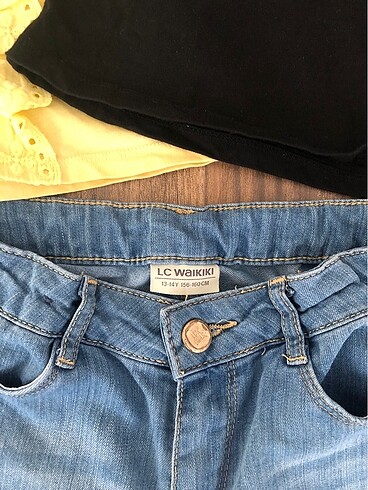 LC Waikiki Kot şort 2 tişört kombin