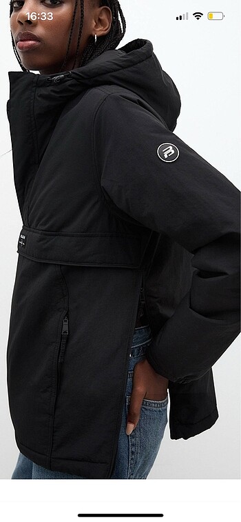 Pull and Bear Siyah kanguru cepli mont