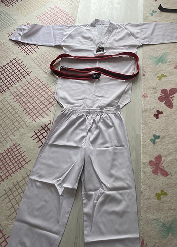 Beyaz V Yakalı Çocuk Takımı - Görsel 5