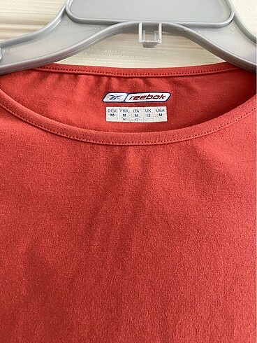 Reebok M beden hasarsız hiç kullanılmamış