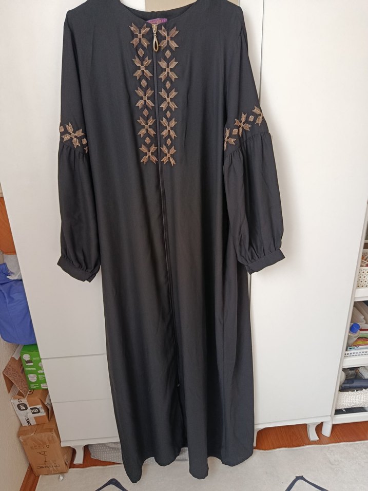 Nakışlı Siyah Uzun Ferace - Görsel 4