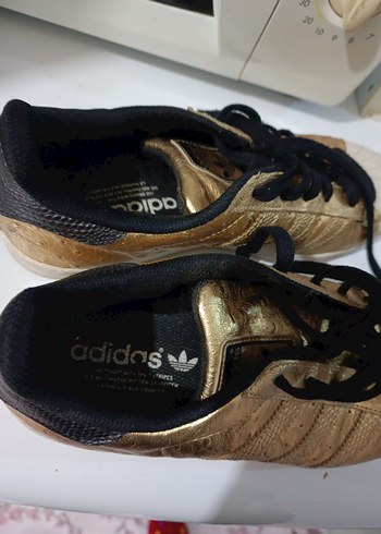 Altın Renkli Bağcıklı Spor Ayakkabı - Görsel 3