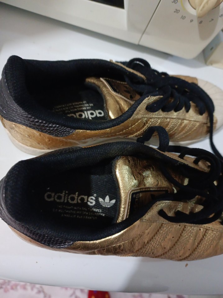 Altın Renkli Bağcıklı Spor Ayakkabı - Görsel 3