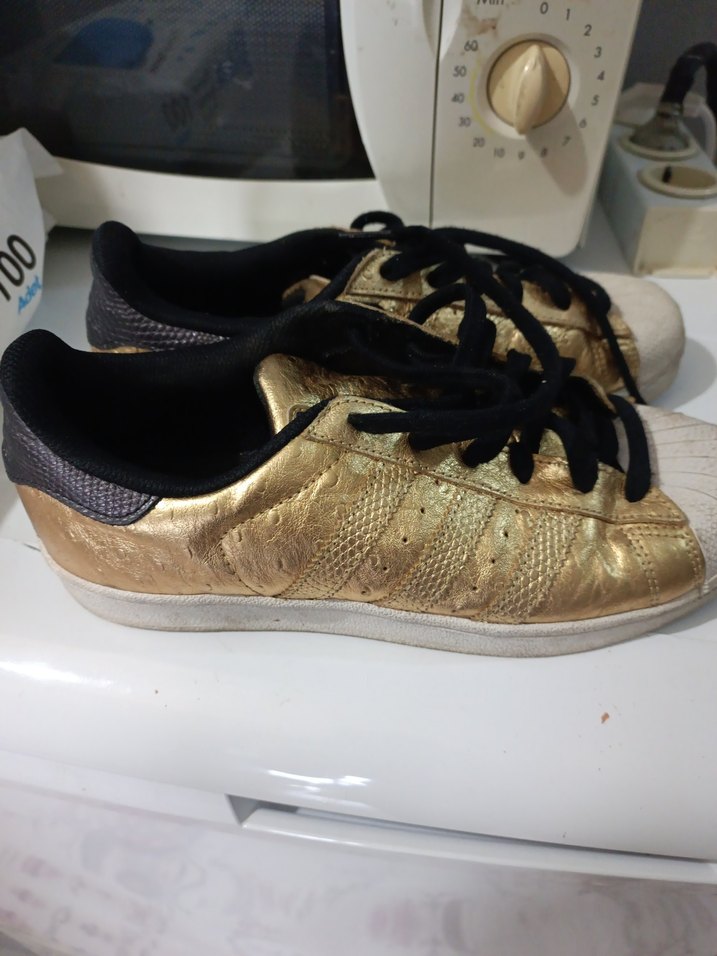 Altın Renkli Bağcıklı Spor Ayakkabı - Görsel 2