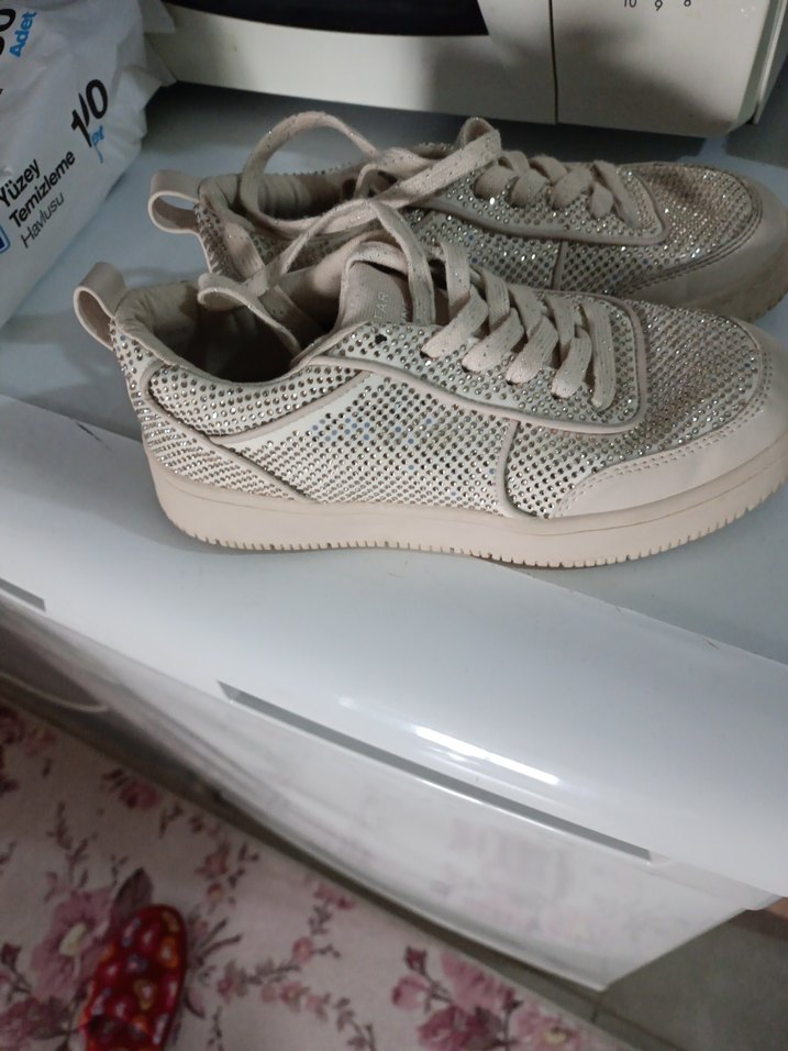 Bej Yılan Desenli Pul Detaylı Kadın Dolgu Topuklu Spor Ayakkabı - Görsel 2