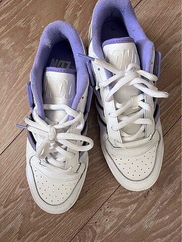 Adidas Sneaker