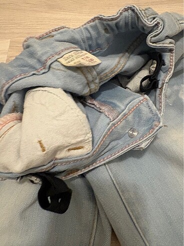 7 Yaş Beden mavi Renk Zara yırtık detaylı jean