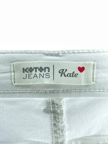 38 Beden beyaz Renk Koton Jean / Kot %70 İndirimli.